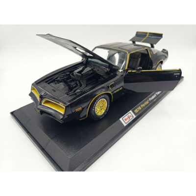 Maisto 1:18 Pontiac 1978 Firebird Trans Am - Image 3